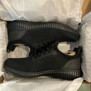 Skechers Cessnock Non-Slip work shoes NWT